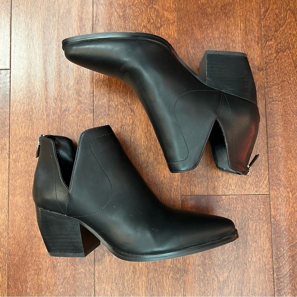 Vince Camuto Doralli Women's Vegan Black Pointed Toe Western Ankle Boots Size 7 - Picture 2 of 16